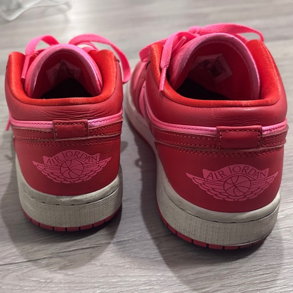 Air Jordan 1 Nike Sneakers - Picture 2 of 4